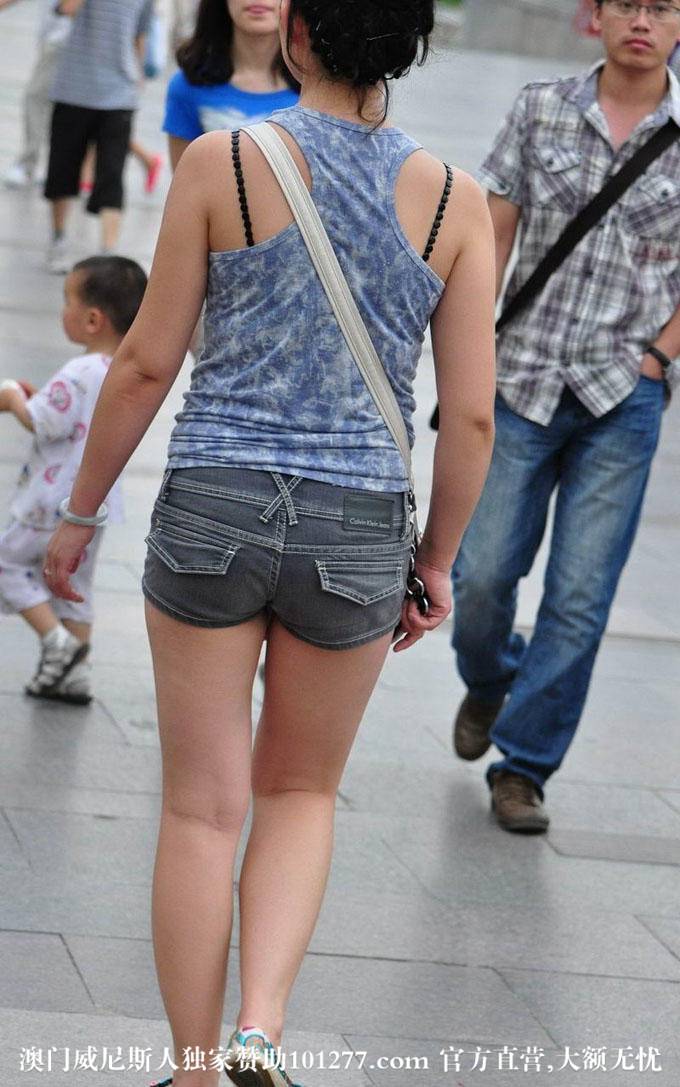 短牛仔裤姐姐【13P】