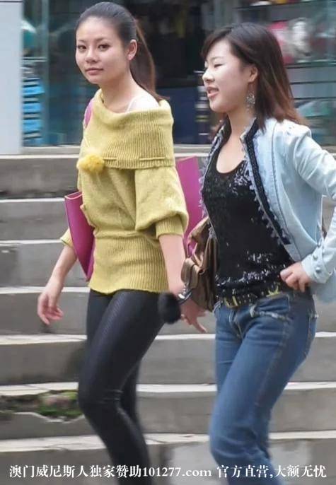 极品紧身皮裤翘臀美女【9P】