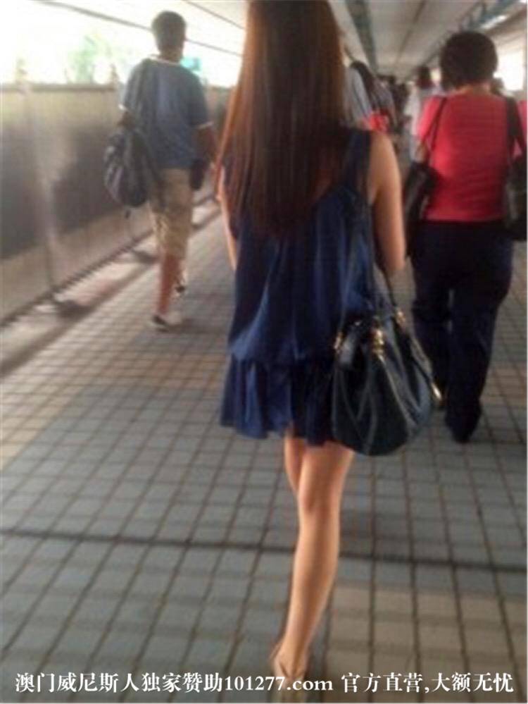 蓝色美女的裙底【10P】