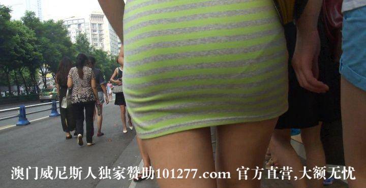 柳腰包臀美眉，臀部圆润曲线动人【15P】