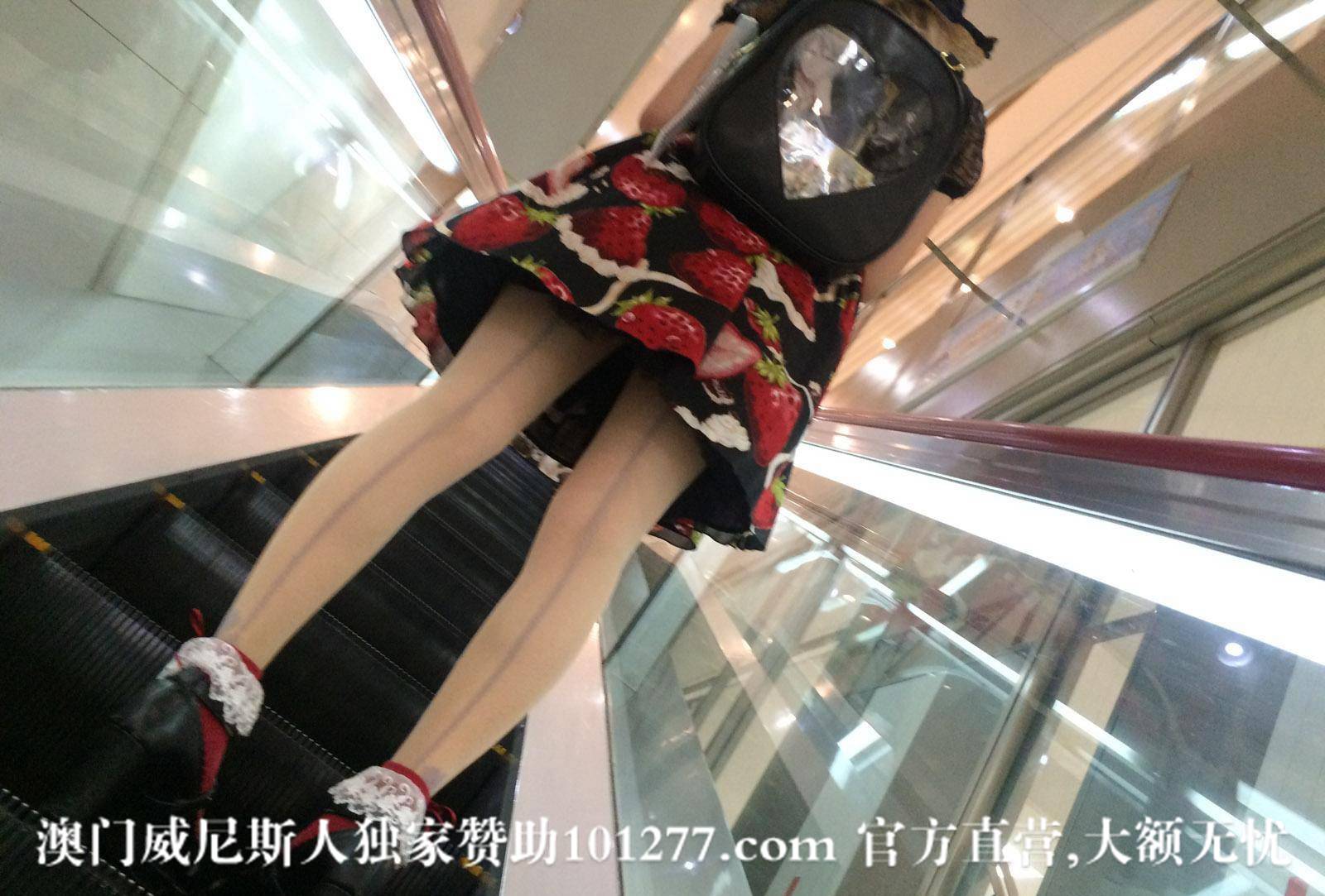 扶梯上的花姑娘【12P】