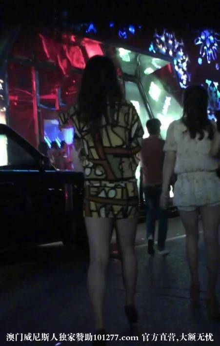 花色包臀裙丰满翘臀MM【10P】