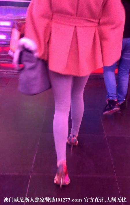 灰色紧身裤性感细高跟美少妇【13P】