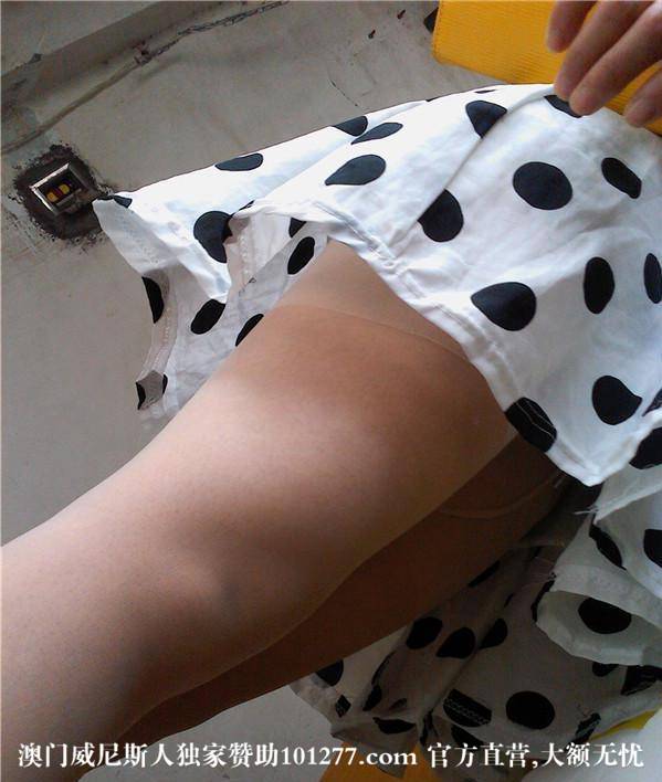 美腿妹子的性感薄丝诱惑【8P】