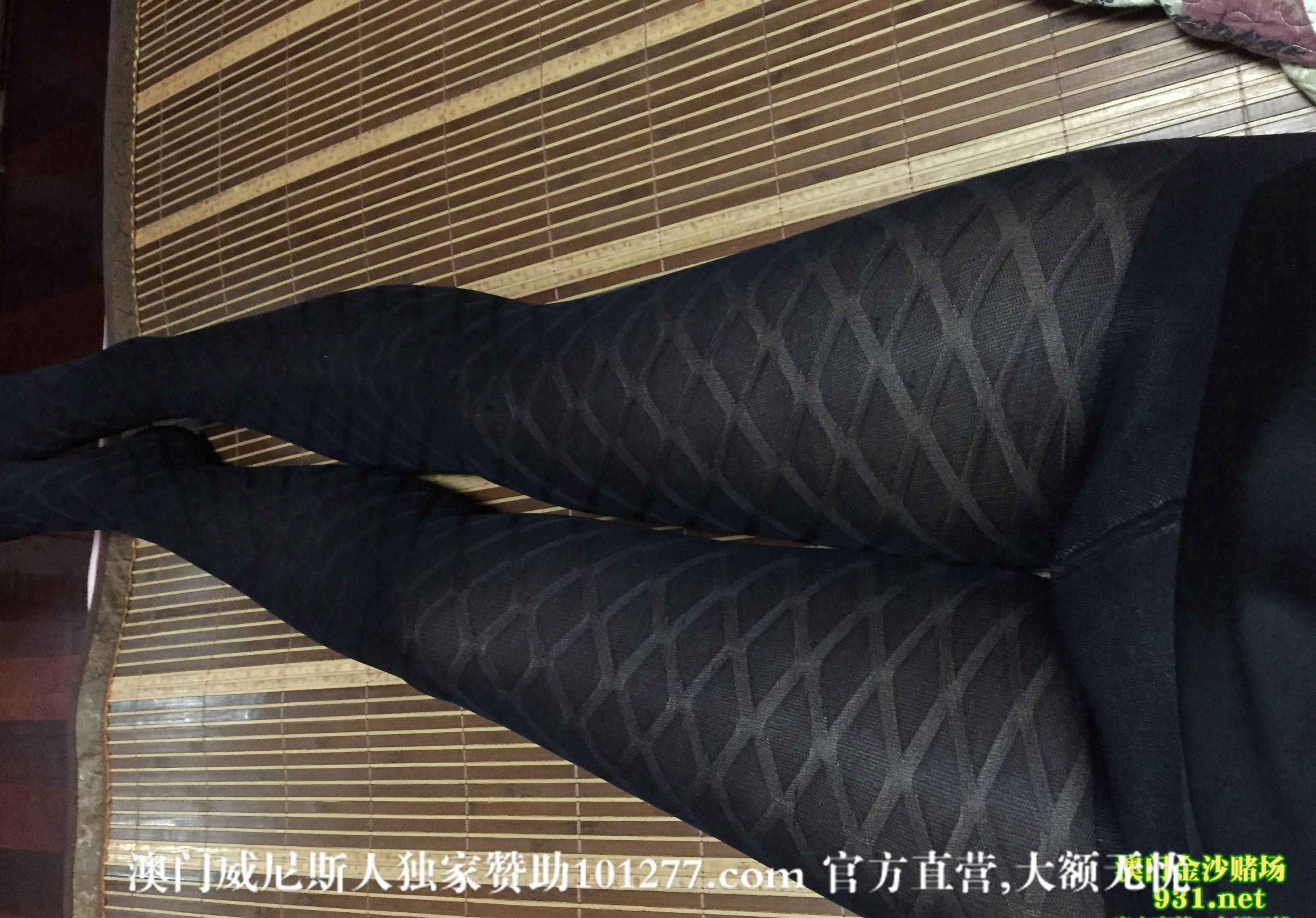 少妇的鲍鱼有点黑[14P]