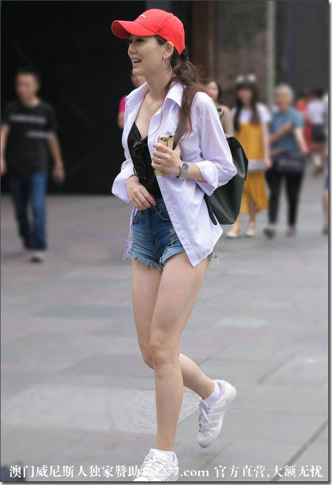 如果让你穿上高跟鞋，那幺你就是整条街最靓的妞了，没有之一，你是唯一【9P】