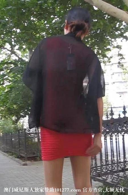 红色紧身包臀裙肉丝高跟美少妇【9P】