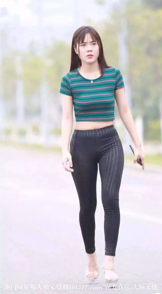 小姐姐现在都喜欢这种隐隐约约的透视裤了吗【11P】