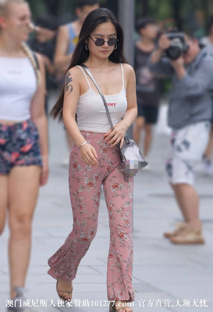 这裤是真轻柔丝滑哦，这是紧身裤吗？好贴身的感觉【9P】