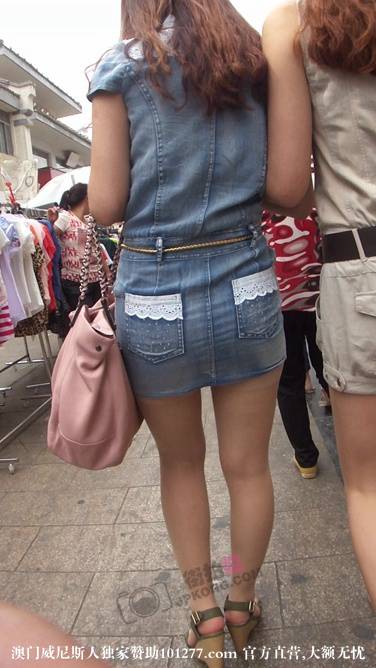 两个极品长腿美女，身材超赞