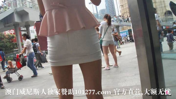 漂亮小清新时尚白短裙美眉