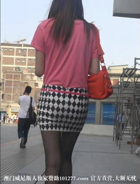 高跟黑丝超短裙宽臀美女【10P】