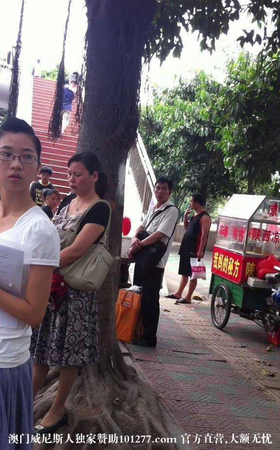 等公交的小妹妹【10P】