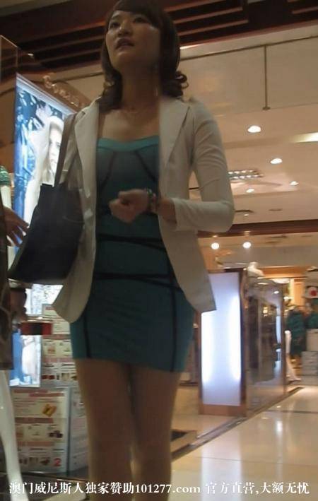 蓝色超短包臀裙丰满肉丝美腿少妇【13P】