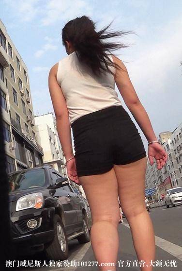 黑色热裤妹子的丰臀诱惑【13P】