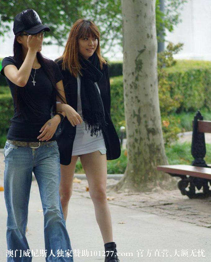 牛仔短裤黄发女【11P】