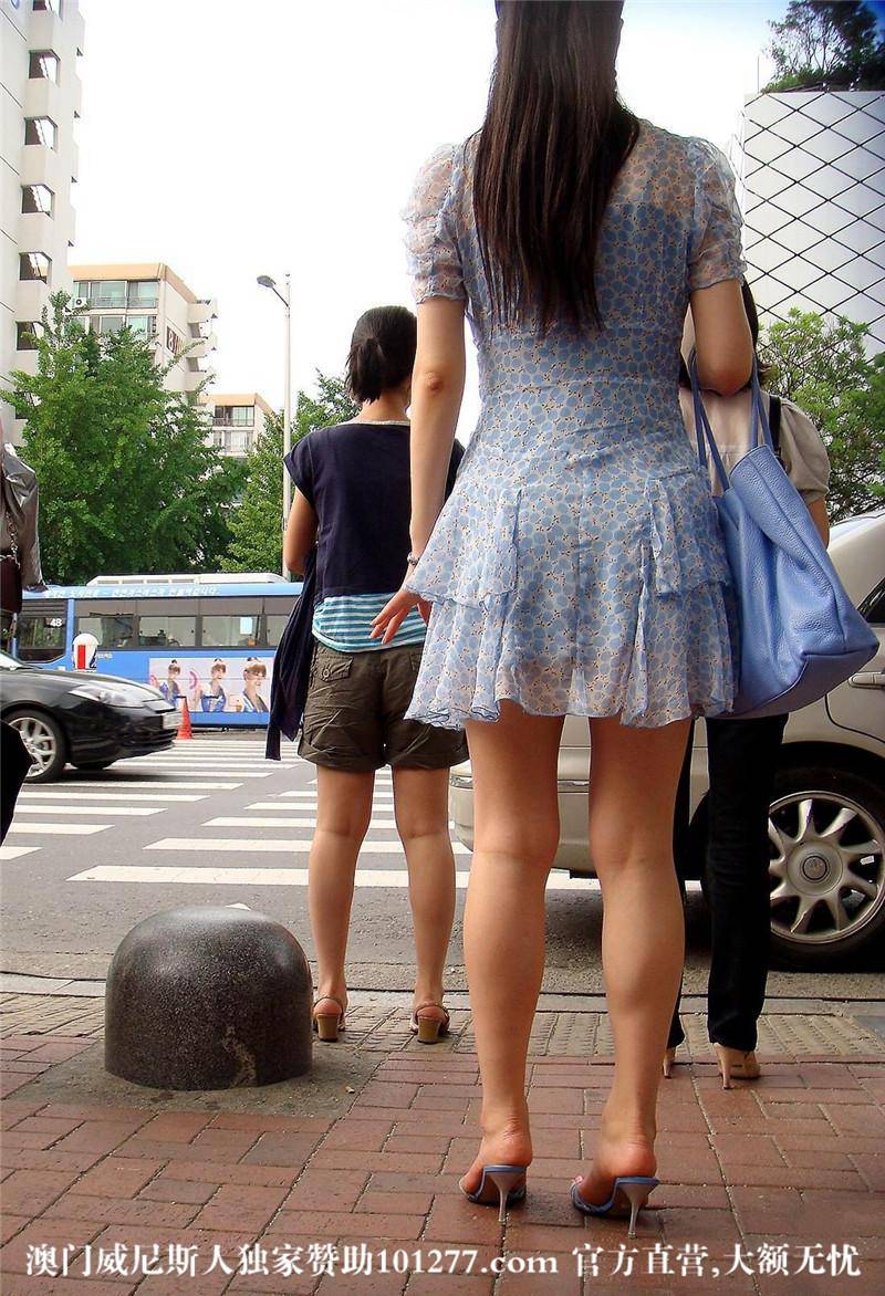 地铁出口台阶的露底美女【13P】