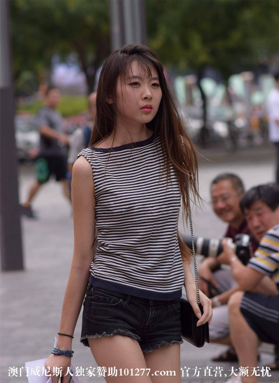 靓丽高挑的热裤女郎【11P】