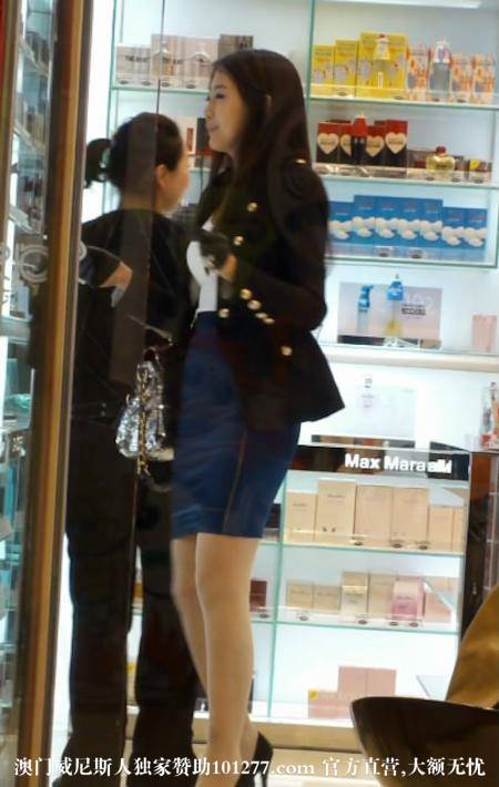 性感迷人的蓝色包臀裙肉丝美腿MM【12P】