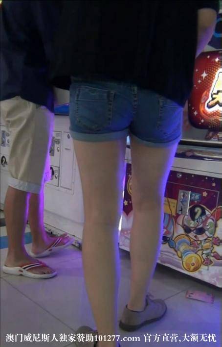 极品蓝色牛仔热裤翘臀美眉【10P】