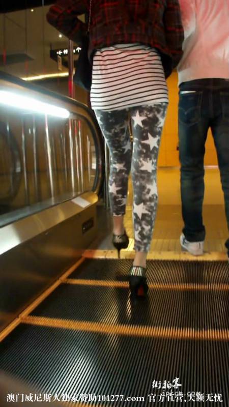 漂亮MM的紧身裤美腿