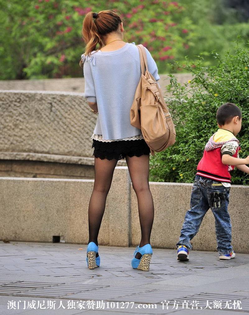 极品黑丝细腿少妇身材好【9P】