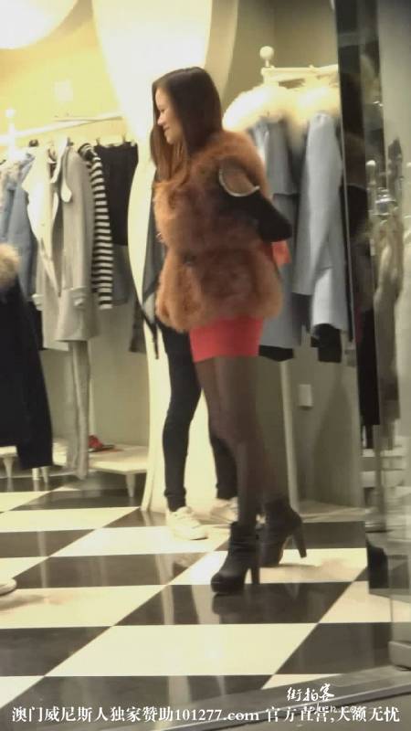 黑丝高跟穿皮草不热吗