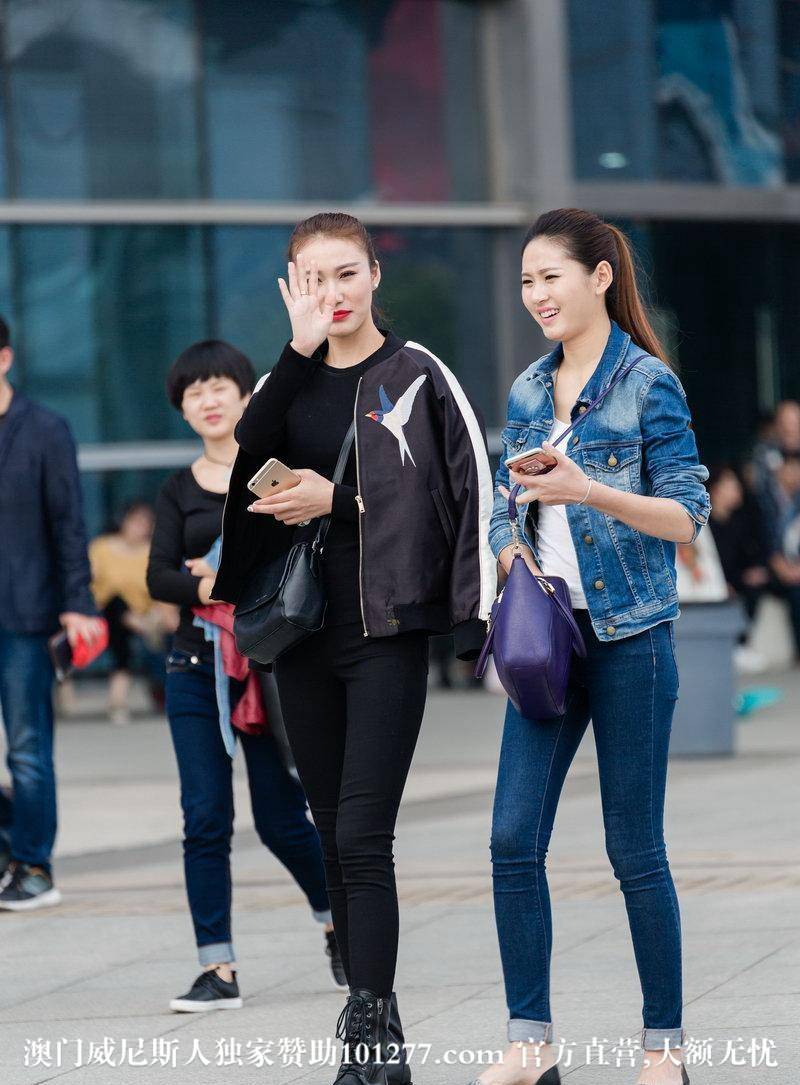 模特般的二位时尚美女【11P】