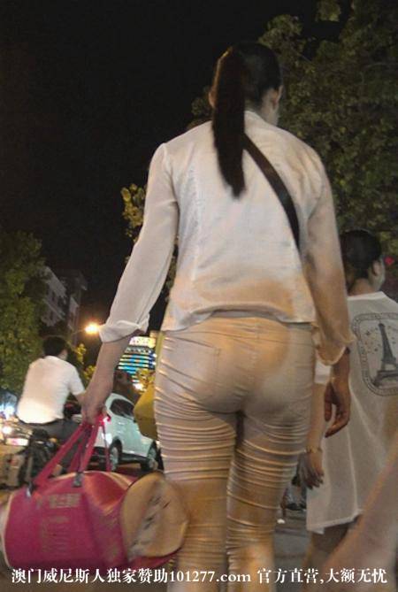 紧身白色皮裤丰臀熟女【13P】