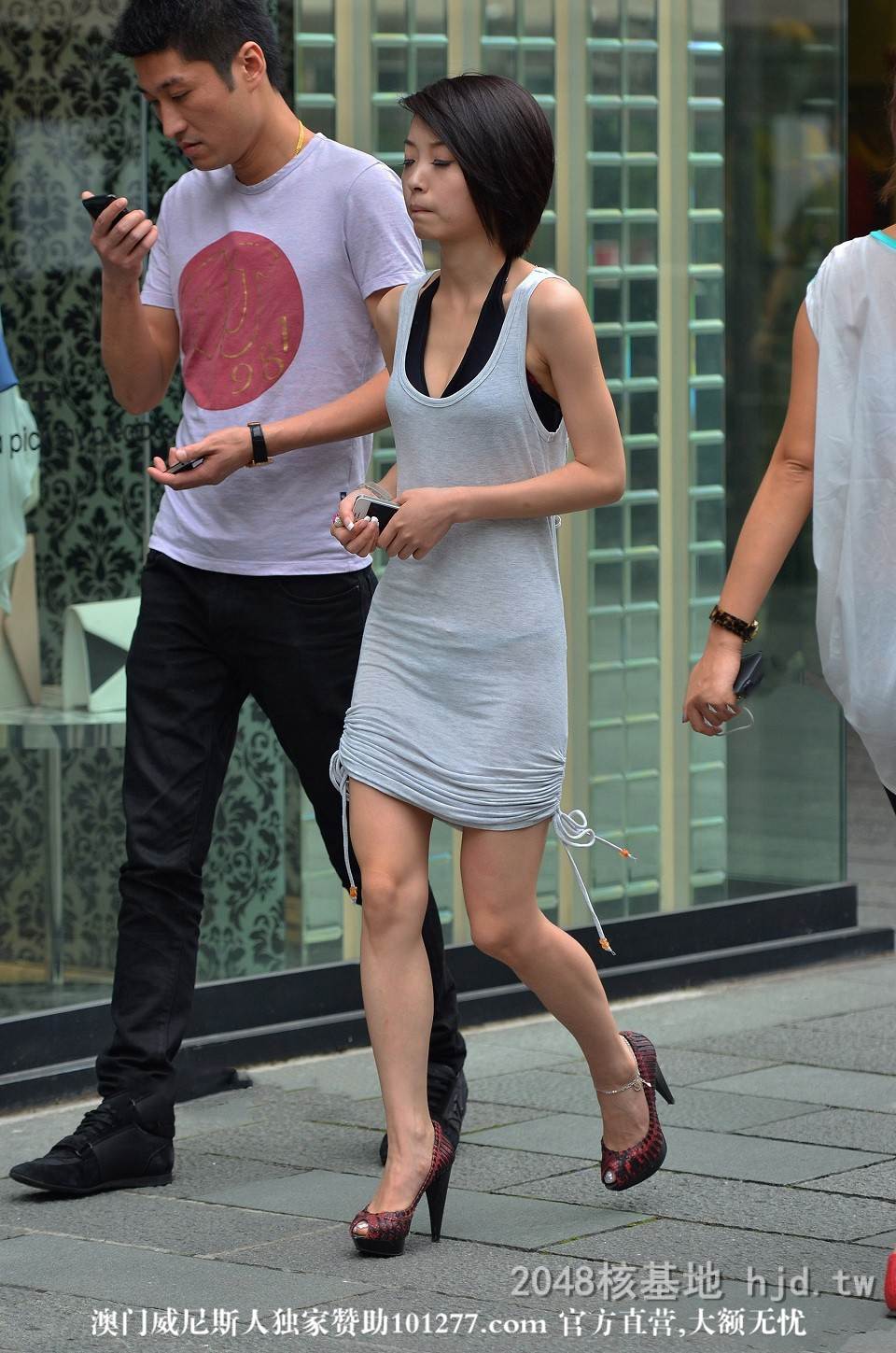 丁字内内小姐姐，都快透明啦[10P]