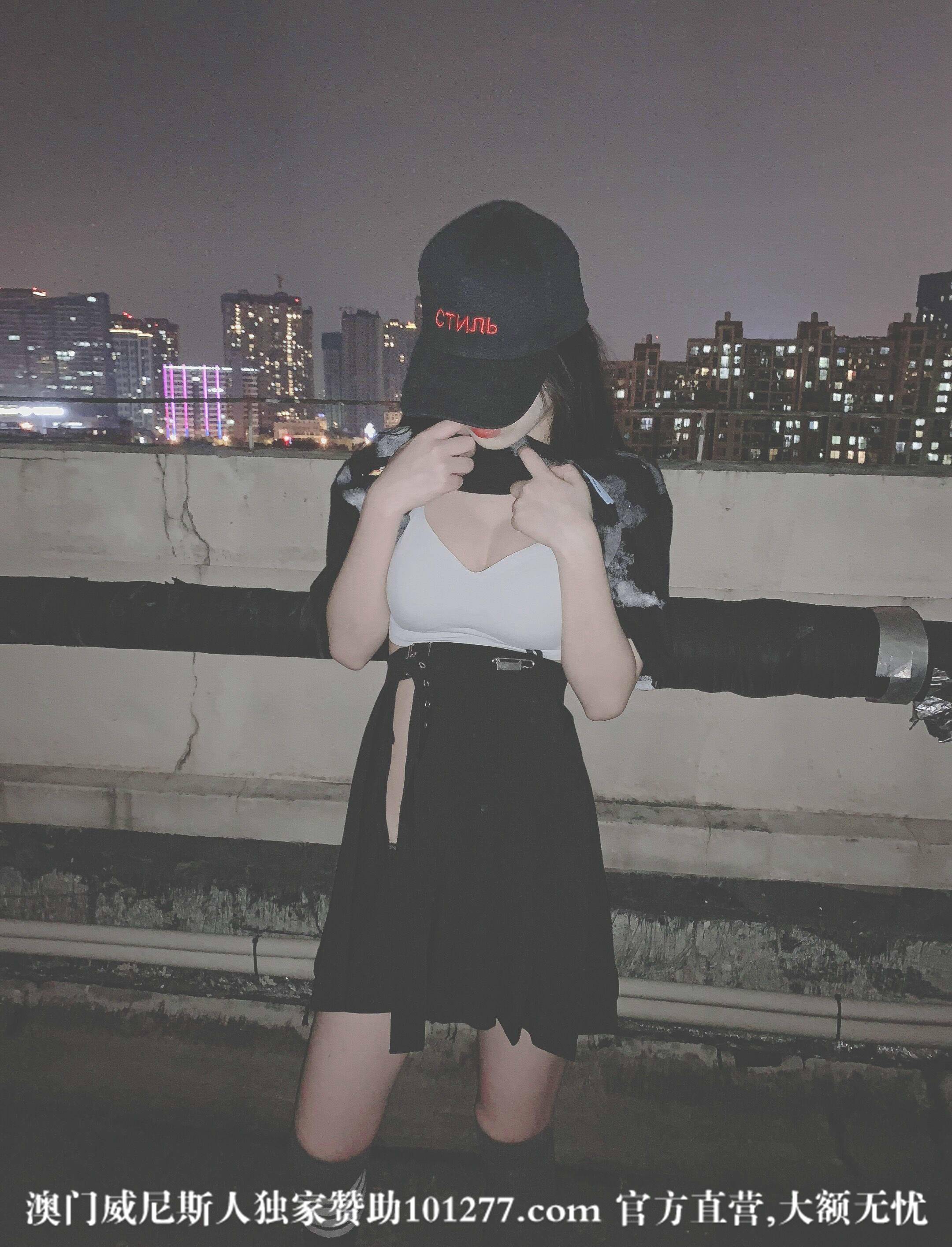 天台美女，天台露出【15P】