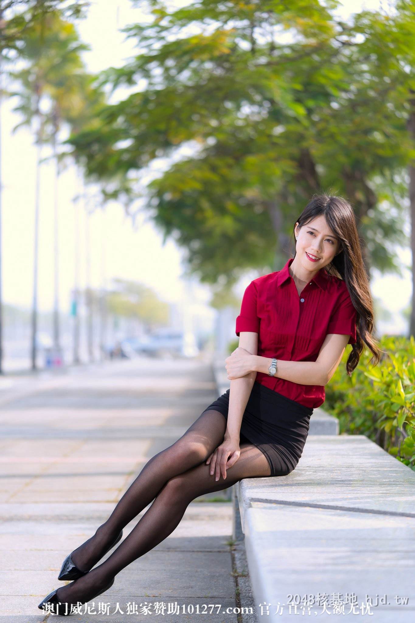 Candy宝儿《梦时代黑丝街拍》2【20p】