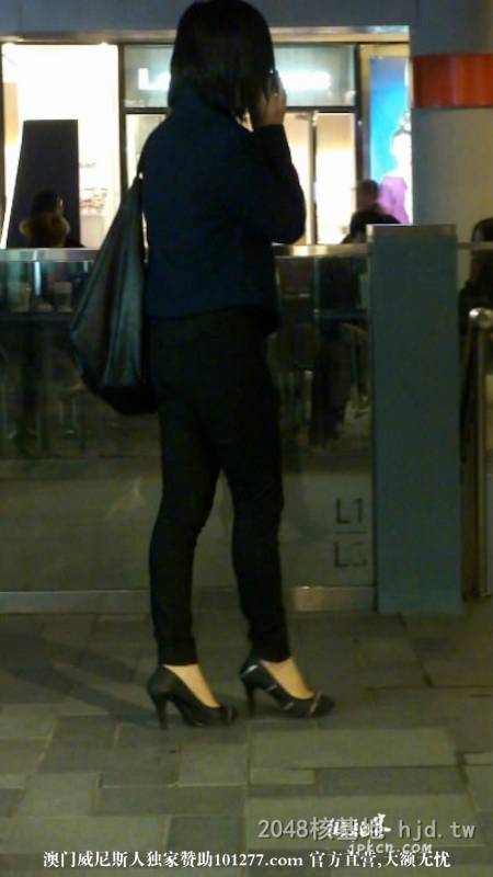 黑色紧身裤美腿高跟美女[10P]