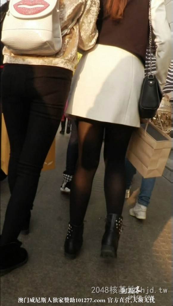 极品紧身裤美女清纯脸蛋魔鬼身材啊[10P]