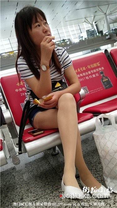 火车站刺激偷拍【10p】