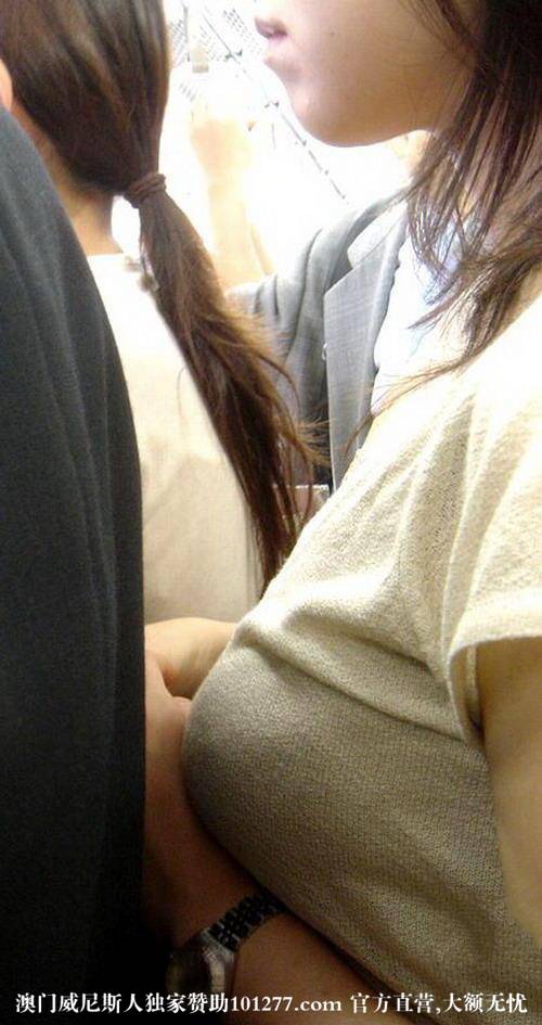 大奶街拍合集快撑破衣服 【14P】