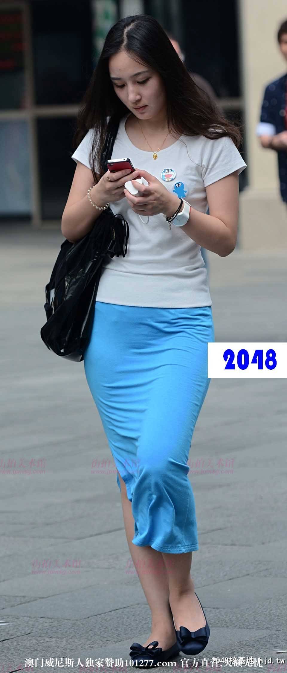 街拍紧身裙妹子让人血脉喷张【13P】