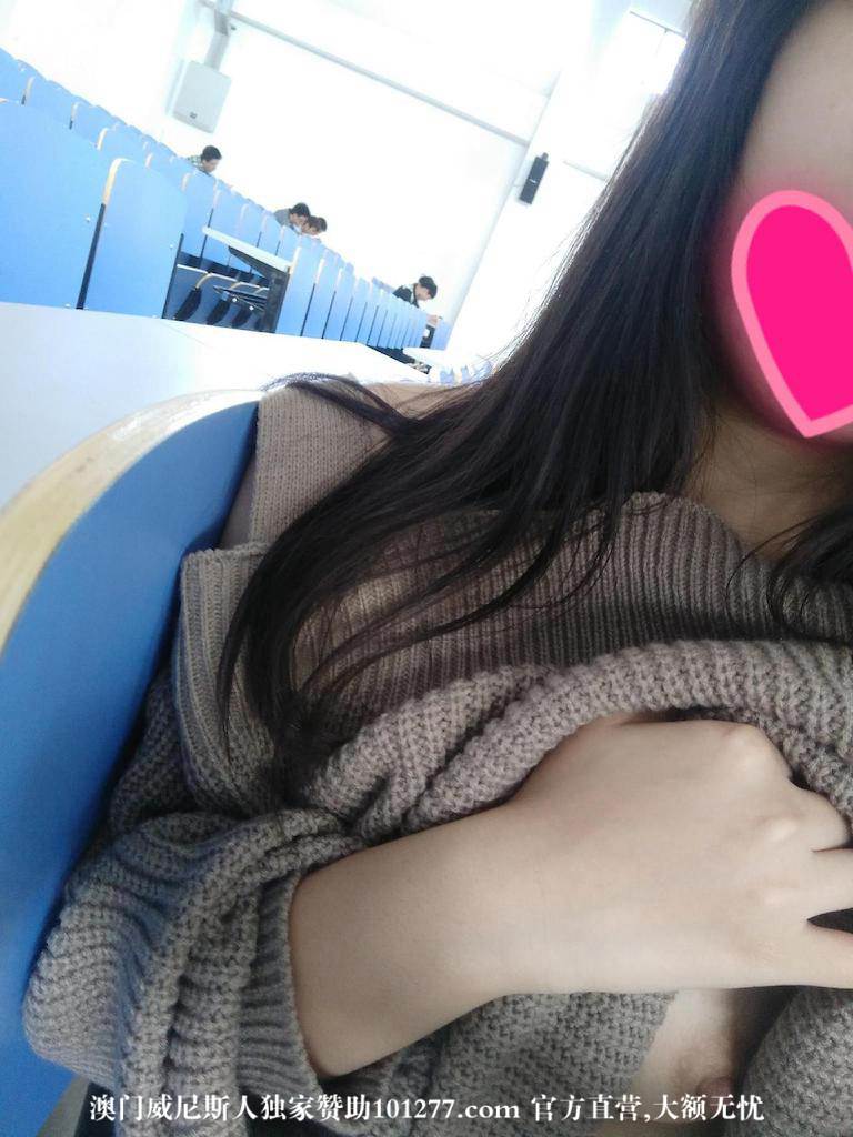 大奶肥妹胆真大，公共场所露出【10P】